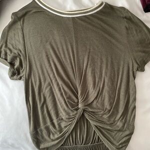 Active USA Women’s sporting tee shirt, size medium, light material and easy wear